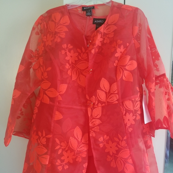 3 piece Skirt Suit - Picture 2 of 11